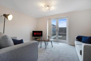 Bright 6 Sleeper With Parking Close to Town Centre