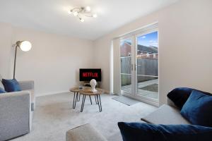 Bright 6 Sleeper With Parking Close to Town Centre