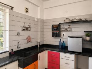 The Lake Penthouse - Private 1BHK Near Lake