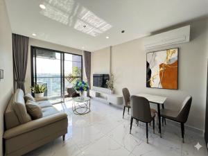Lush Living - Central location in Vinhomes Grand Park