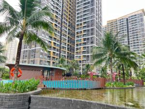 Lush Living - Central location in Vinhomes Grand Park