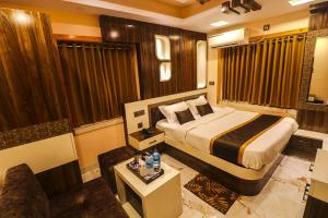 Mohar Residency - VIP Road