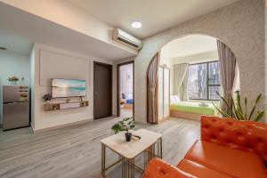2Br-City Arch Luxury Apartment-Hanas Apart