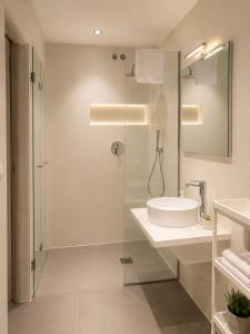 Amare Suite & Apartments