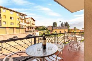 Lake Lecco retreat with Terrace & Free Parking