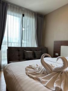 The Astra condo near night market in town