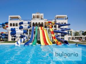 First Line Sunset Resort Apartment