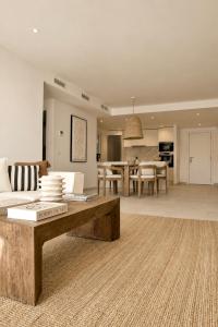 Luxury new 2 bedroom apartment with terrace