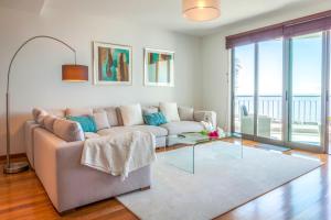 The Seaside Apartment by LovelyStay