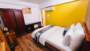 Khuyên Ngọc Hotel