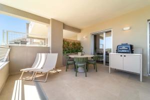 Casa Sunny Golf - Modern Retreat with Sea View