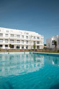 Luxury new 2 bedroom apartment with terrace