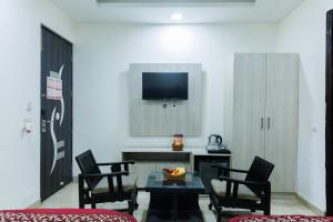 Hotel Ornate Residency And Suites