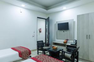 Hotel Ornate Residency And Suites