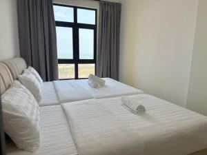 New Kota Laksamana Condo on Jonker Street, 7 people