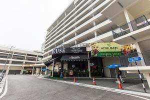 New Kota Laksamana Condo on Jonker Street, 7 people