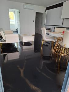 Golden Pearl Apartments