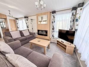 Beautiful Lodge At Manor Park Nearby Hunstanton Beach Ref 23021C