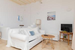 Cycladic Boungainvillea Home