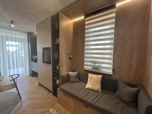 Wims - Romantic studio with private jacuzzi, garden & parking