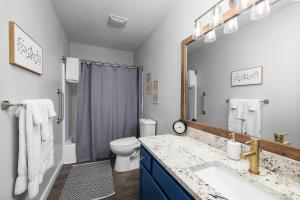 NEW! Walk-In Condo 2 Mi to SDC Pool & Lake