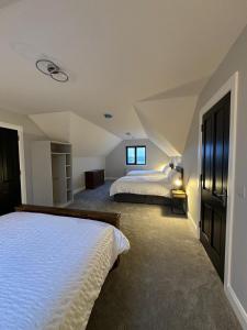 Luxury King Suite and Family room Binghamstown