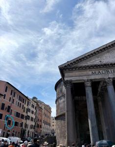 Maison Elisa- Pantheon view