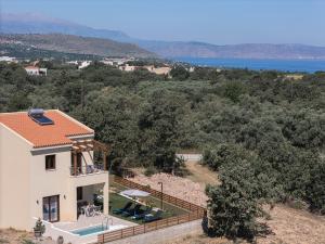 Villa Anasalida, private pool oasis in Atsipopoulo
