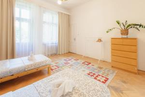 BNB Ivy House Apartment with balcony