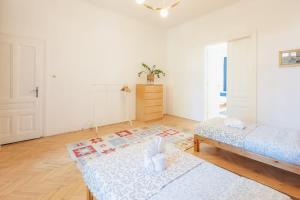 BNB Ivy House Apartment with balcony