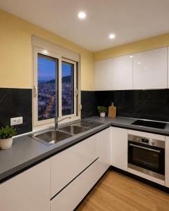 F Place-Sea View Apartment