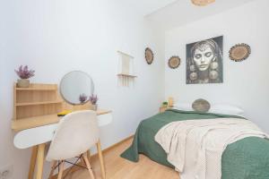 Bright Apartment with a Garden Near the PGE Narodowy by Noclegi Renters