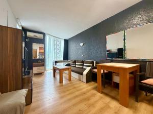 Central Point Sunny beach Apartment by Flat Mаnager