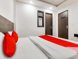 Hotel O Apple Guest House