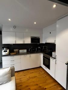 Terrace View 2BR House 25 min to Stockholm