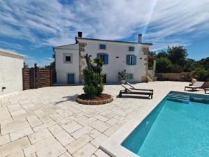 Villa Mare - Island Krk, traditional Stone house with pool