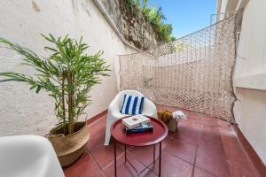 1D- Your Gateway to Lisbon, Walkable Streets, Local Flavours and City Life