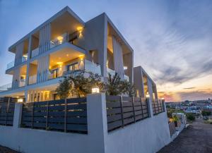 Calista Horizon by Booking Kottas