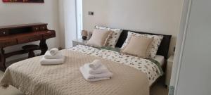 Villa Mare - Island Krk, traditional Stone house with pool