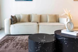 Crest Grande 39th Floor Apartment with City Views