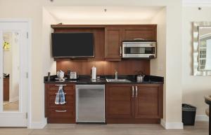 MGM SIGNATURE - Strip View Suite- FREE valet parking