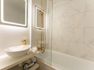 Studio Poseidon with seaview & parking by Interhome