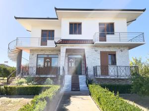 Serenity Garden House