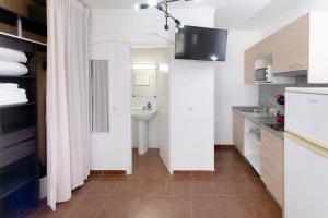 WELCS ESTUDIOS MADRAGUE en LAlmadrava primera linea de mar