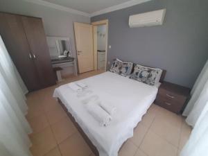 Karya Apartments