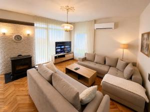 Royal Vila Negotin - Private Parking, Garden and Terrace