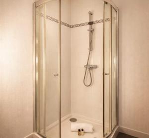 Porte de Versailles - Executive studio with lift