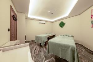 Senza Sunset Beach Hotel