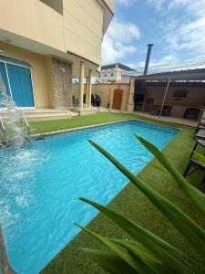 Marina Breeze hotel