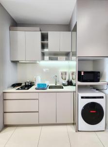 Luxury DoubleTree Hill10 Residence at i-City , free parking H2901